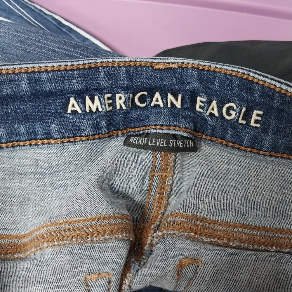 3437 Size 10 Upcycled American Eagle Bell-Bottom Jeans In Sugan Sculls Print. - Picture 5 of 6